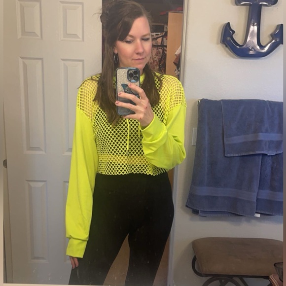 Meet your Posher, Crystal - Picture 2 of 5